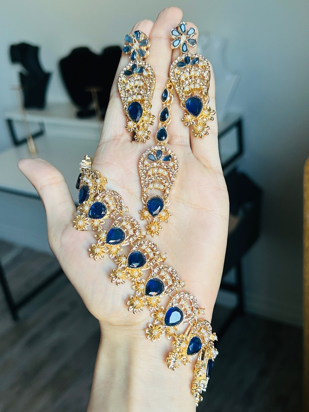 Blue Crystal Statement Necklace & Earring Set - Picture 3 of 3